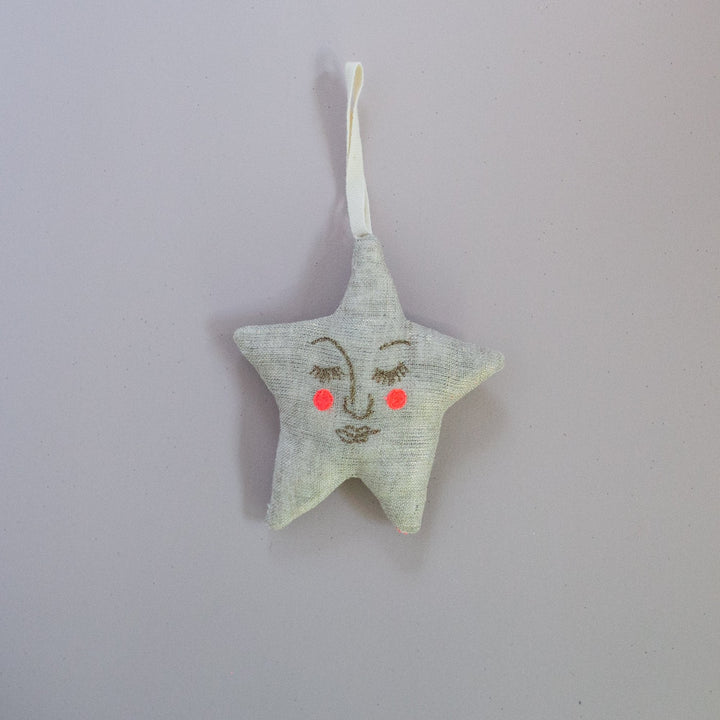 Home DecorHandsome Star Lavender Filled Ornament